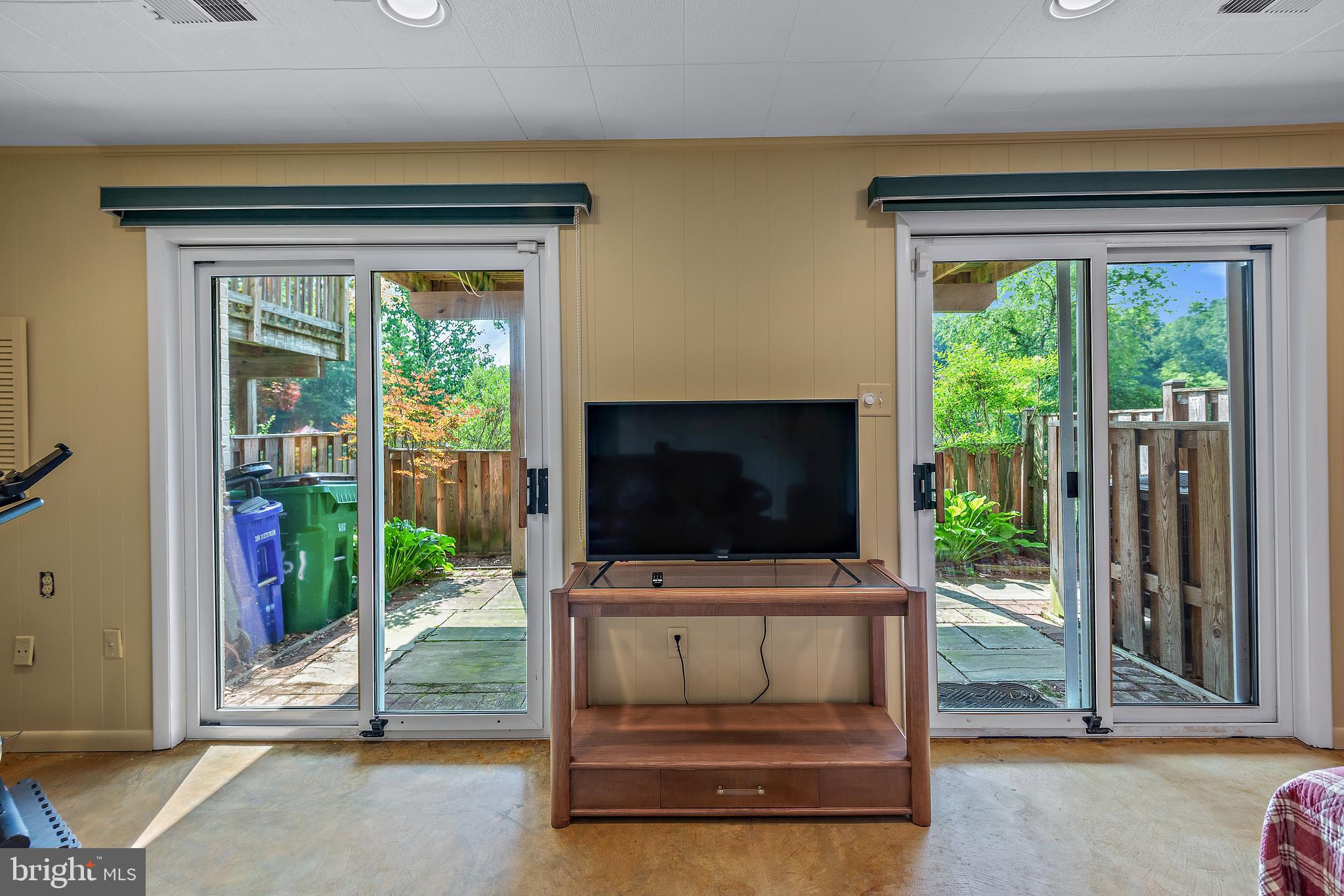 VILLAGE OF OWEN BROWN - Residential Lease