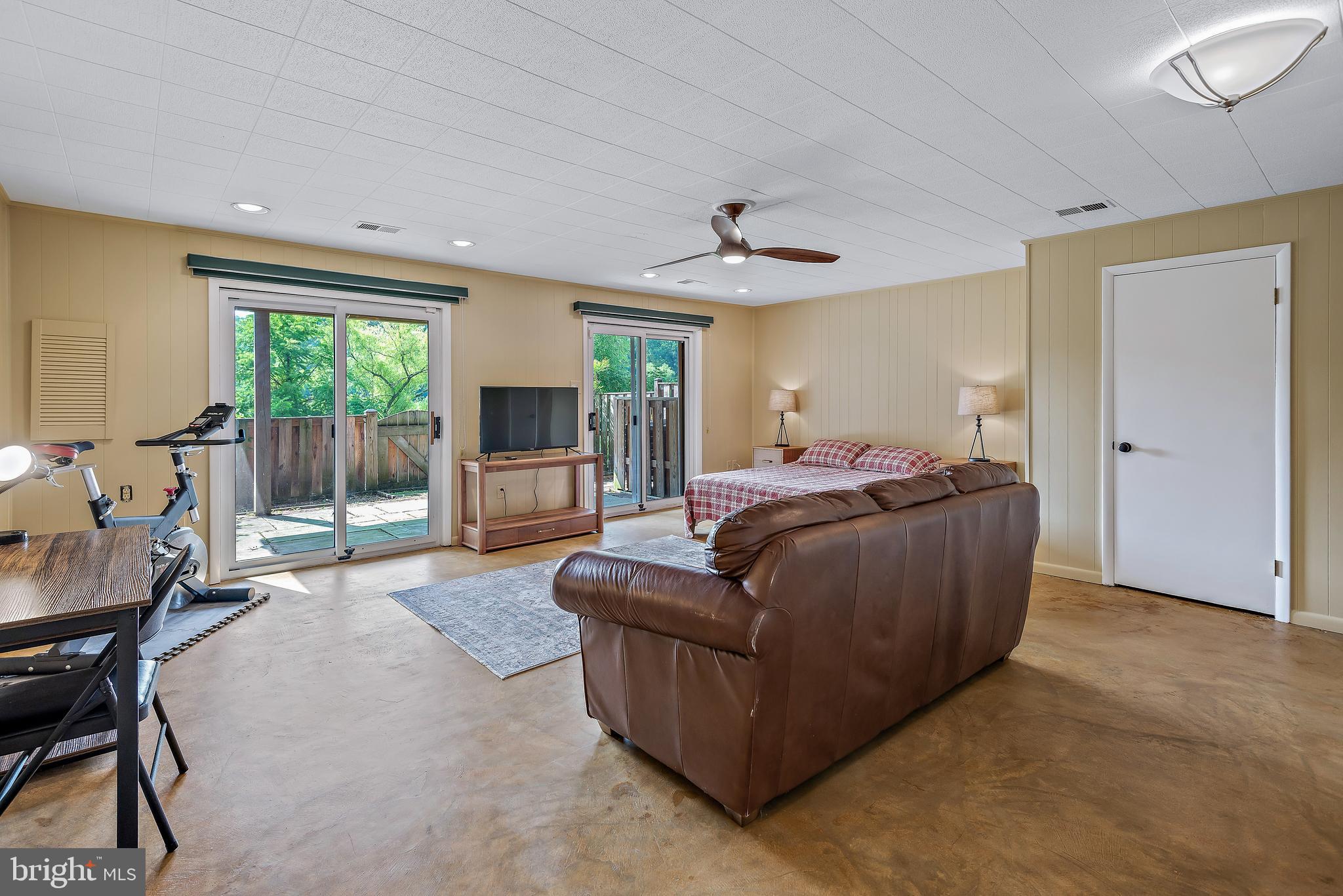 VILLAGE OF OWEN BROWN - Residential Lease