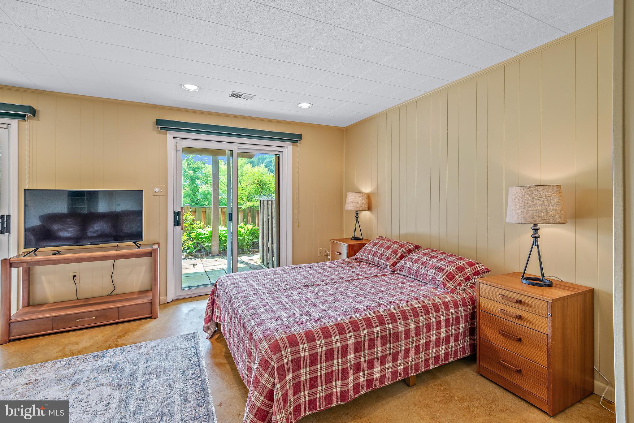 VILLAGE OF OWEN BROWN - Residential Lease