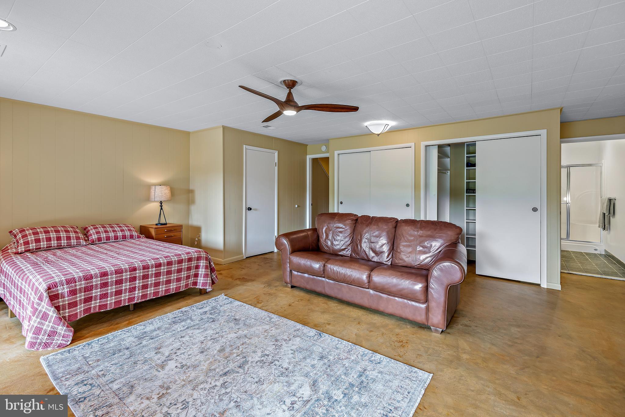 VILLAGE OF OWEN BROWN - Residential Lease