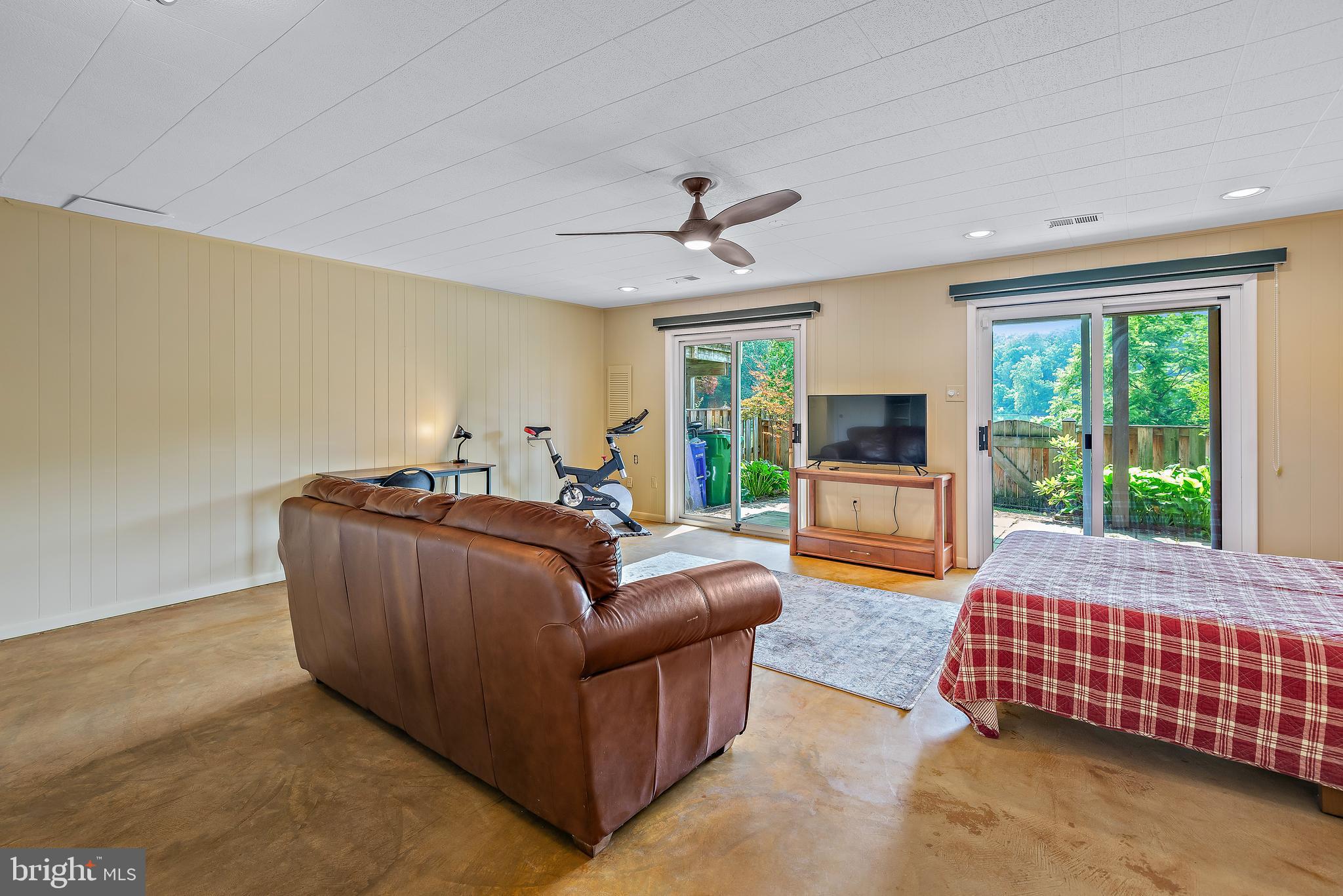 VILLAGE OF OWEN BROWN - Residential Lease