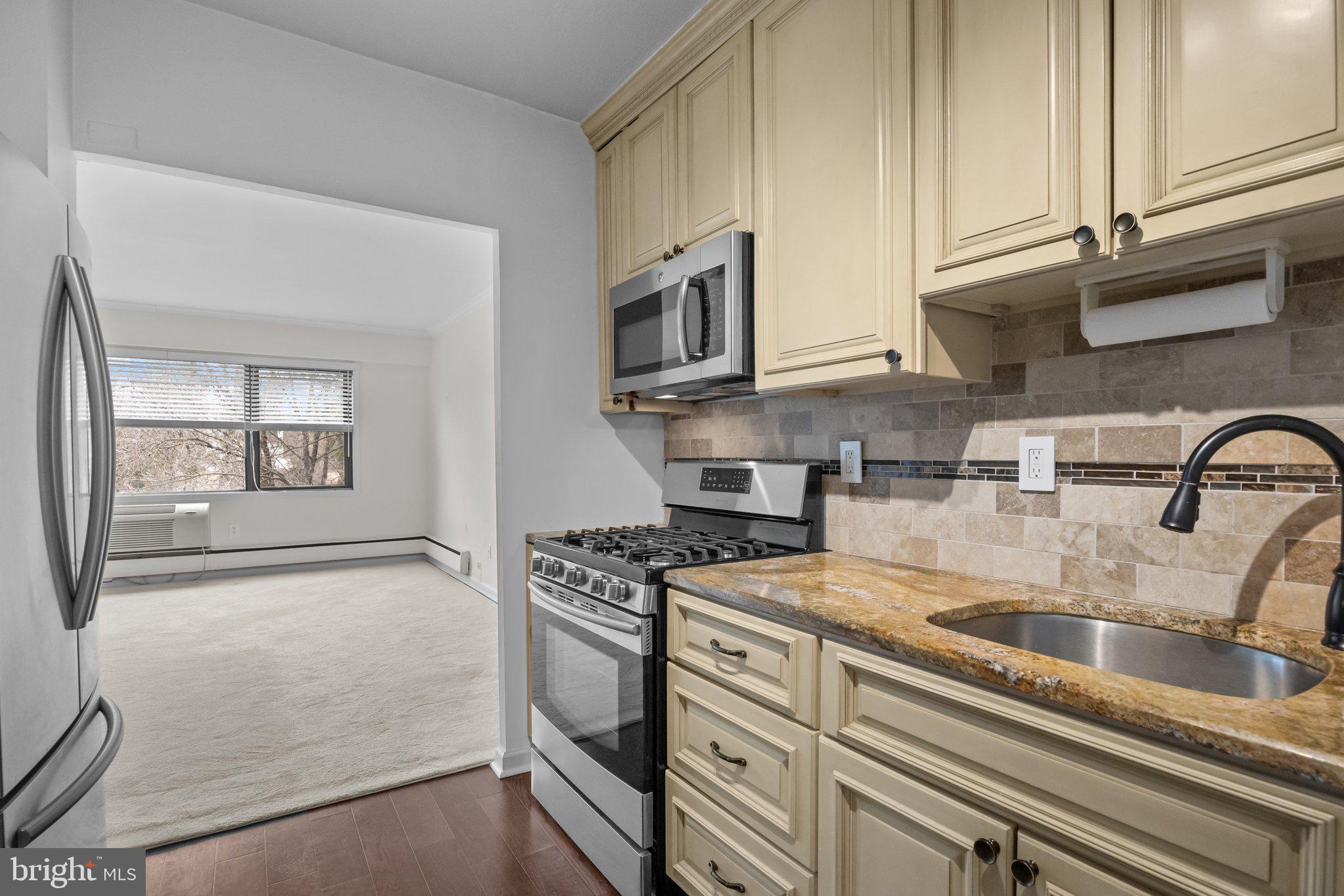 ELKINS PARK HOUSE - Residential