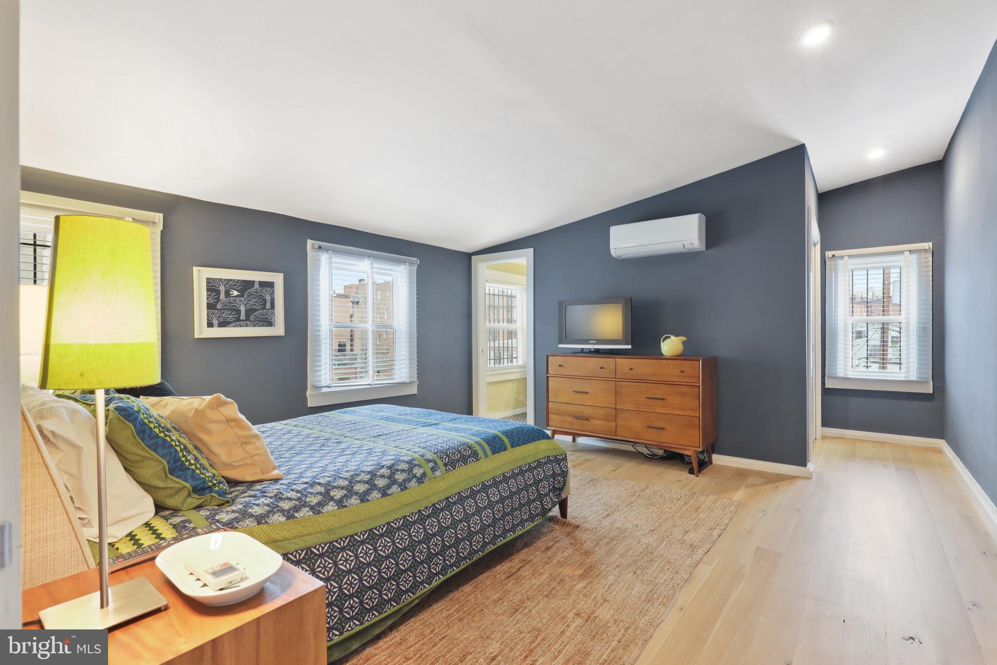 MOUNT VERNON PLACE HISTORIC DISTRICT - Commercial Sale