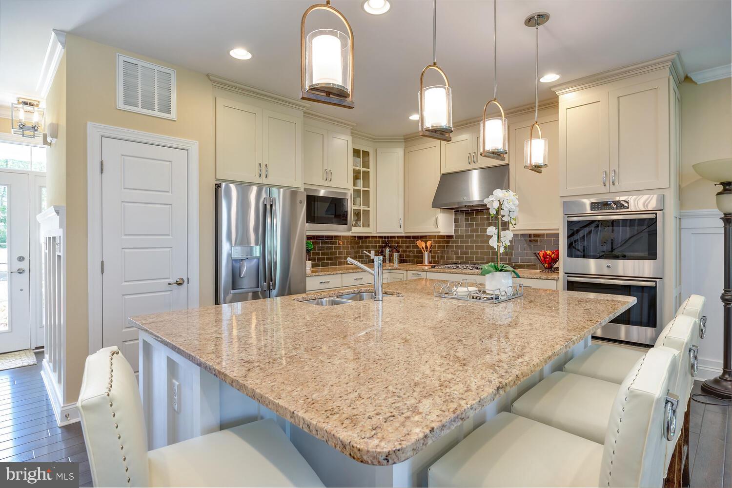 PENINSULA LAKES - Residential