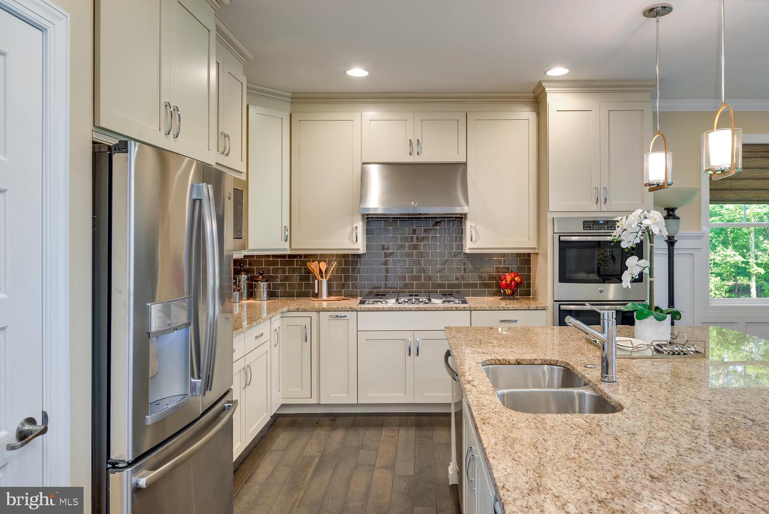 PENINSULA LAKES - Residential