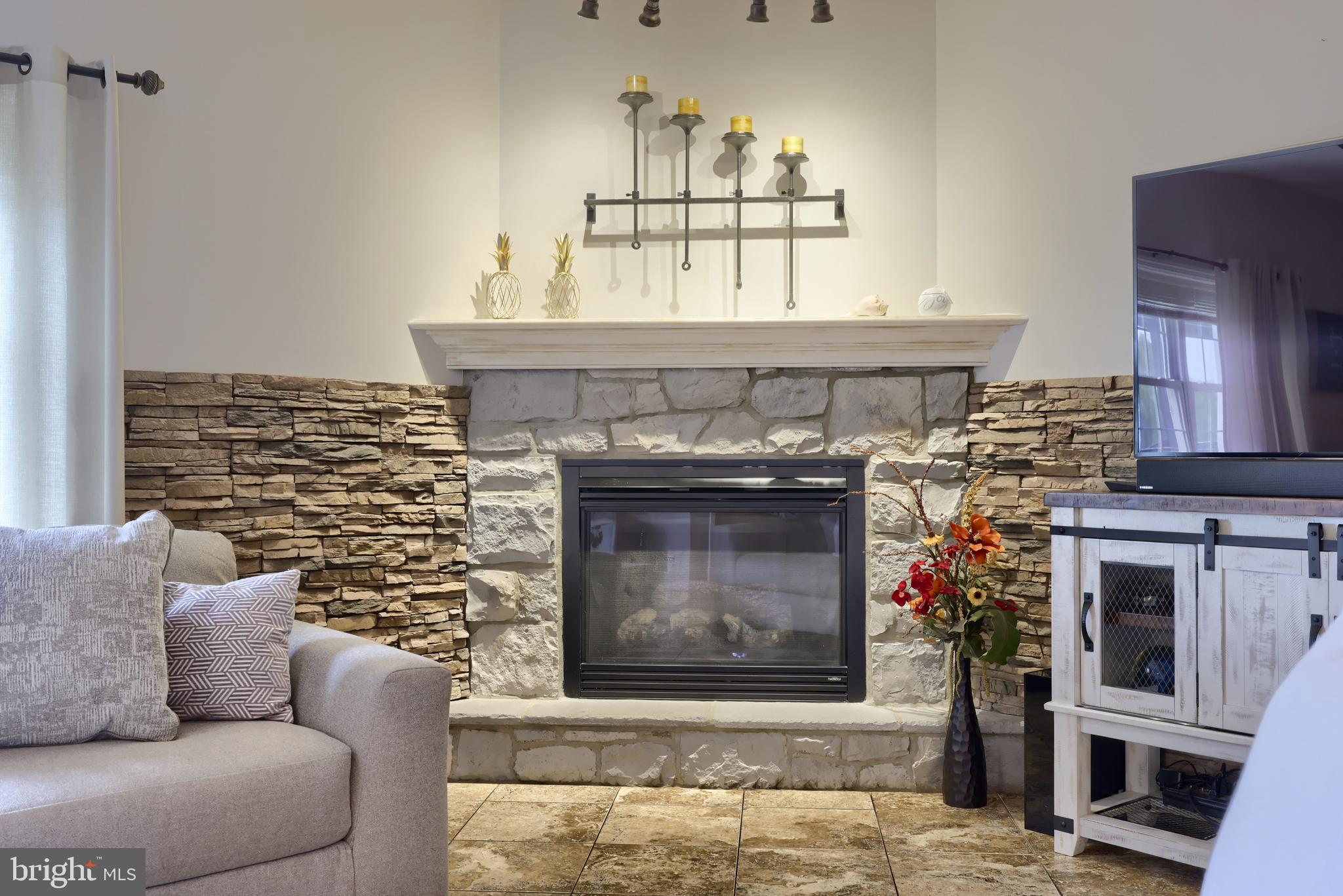 MAYTOWN - Residential