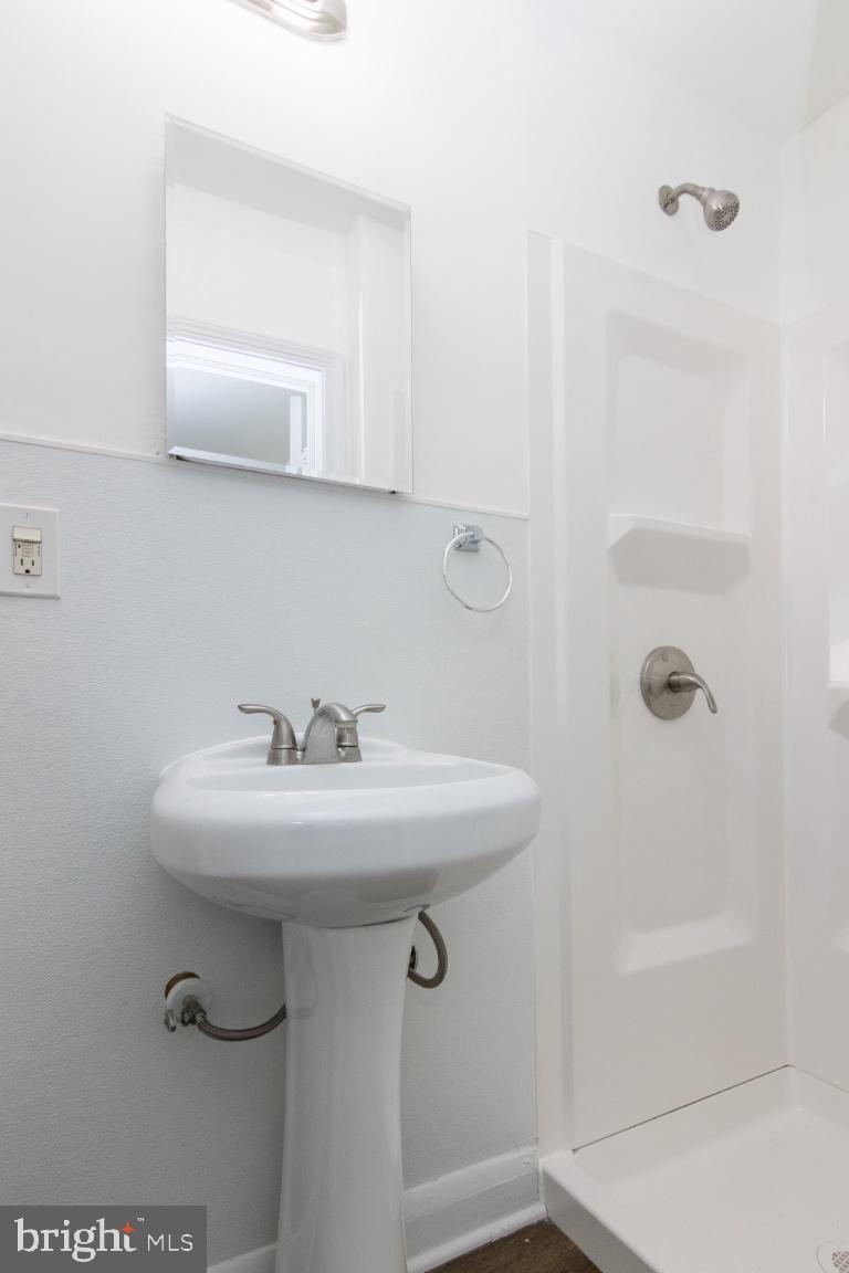 RIDGELEIGH - Residential Lease