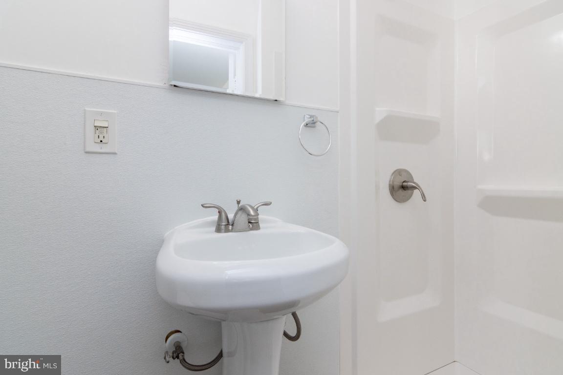 RIDGELEIGH - Residential Lease