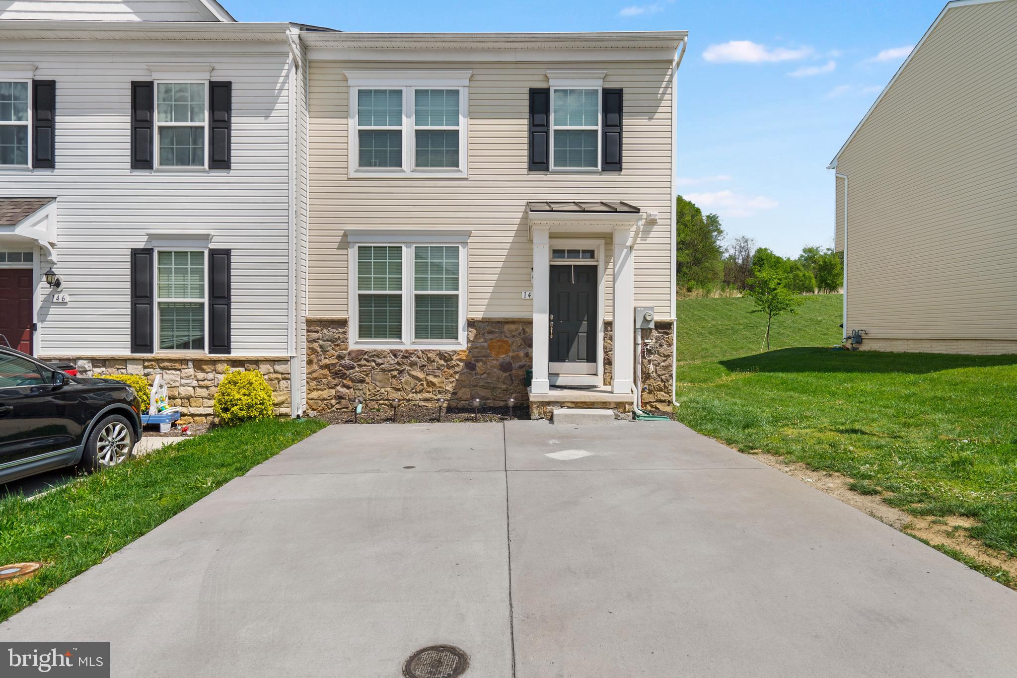 ARCHERS ROCK - Residential