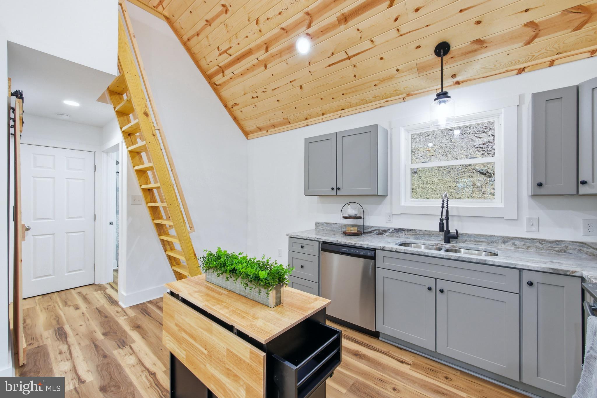 FORT PASSAGE - Residential