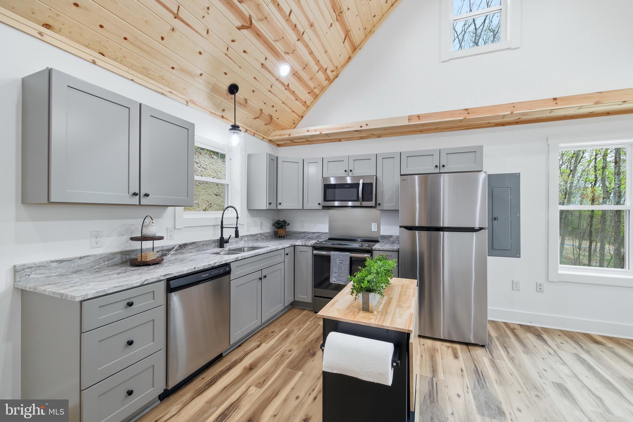 FORT PASSAGE - Residential