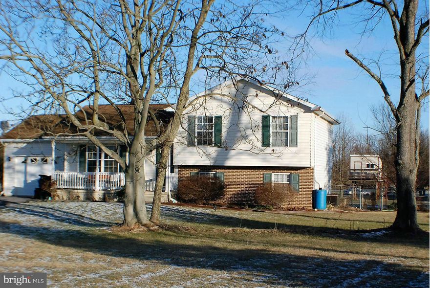 "The Best Place to start " This Home has it all at a first time home buyer price. This Split foyer has room to roam with Family room in basement and Living a room on main level . Hard Woods refinished and look grand . Open Kitchen and dining room are perfect for entertaining  and 3 convenient Full baths . Huge fenced rear yard with play house . 1 year home warranty with acceptable offer.