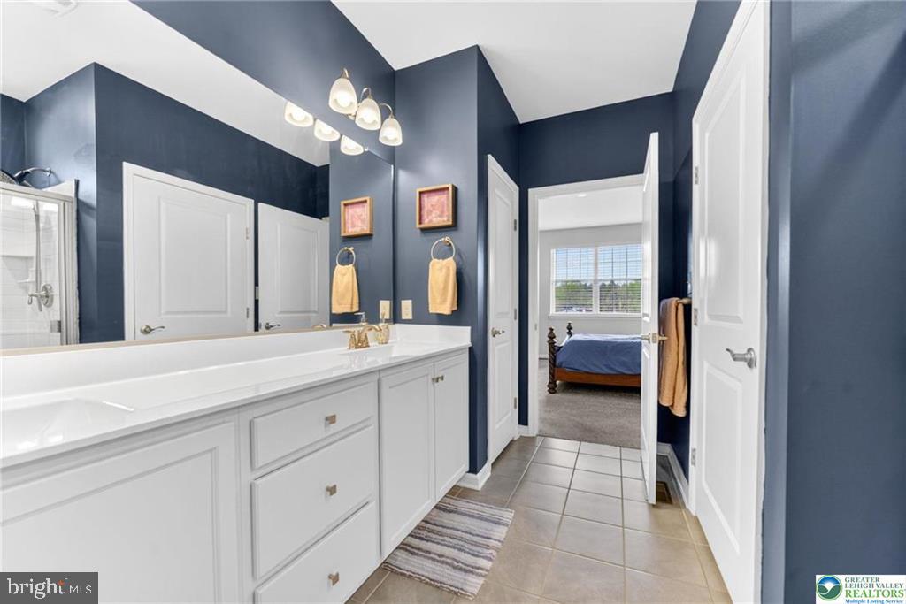 HAMILTON WALK - Residential