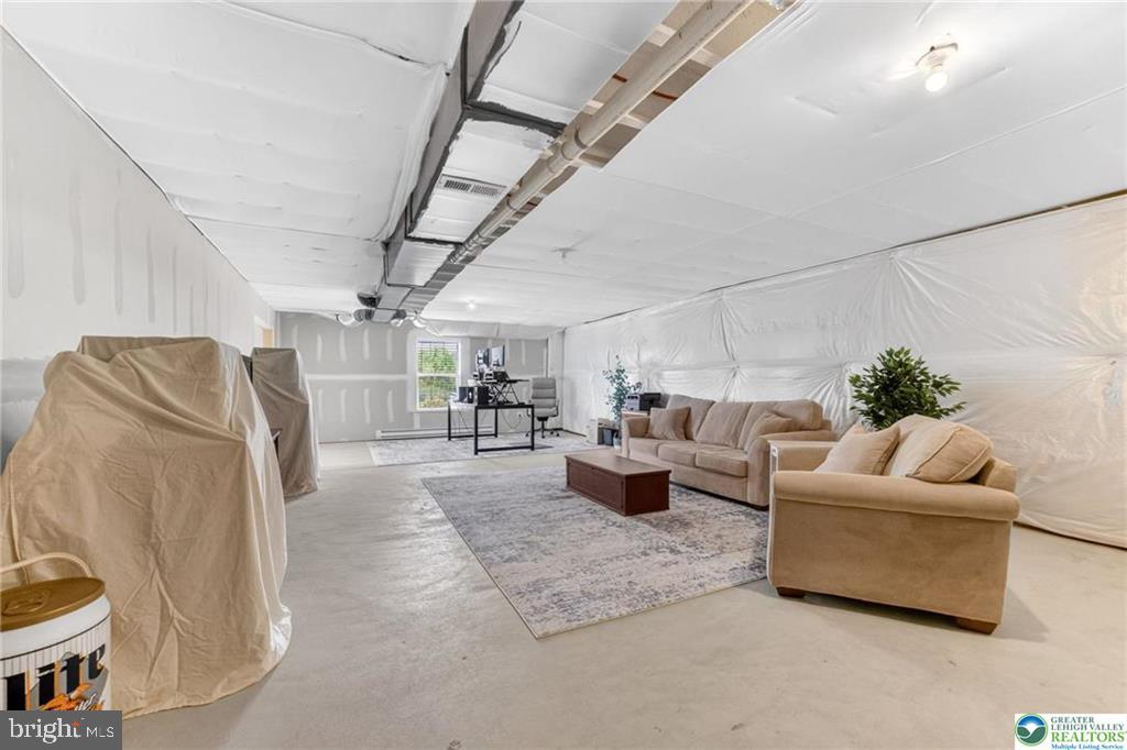 HAMILTON WALK - Residential