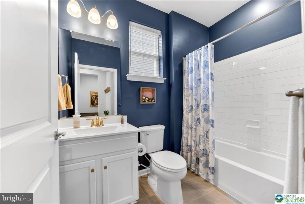 HAMILTON WALK - Residential