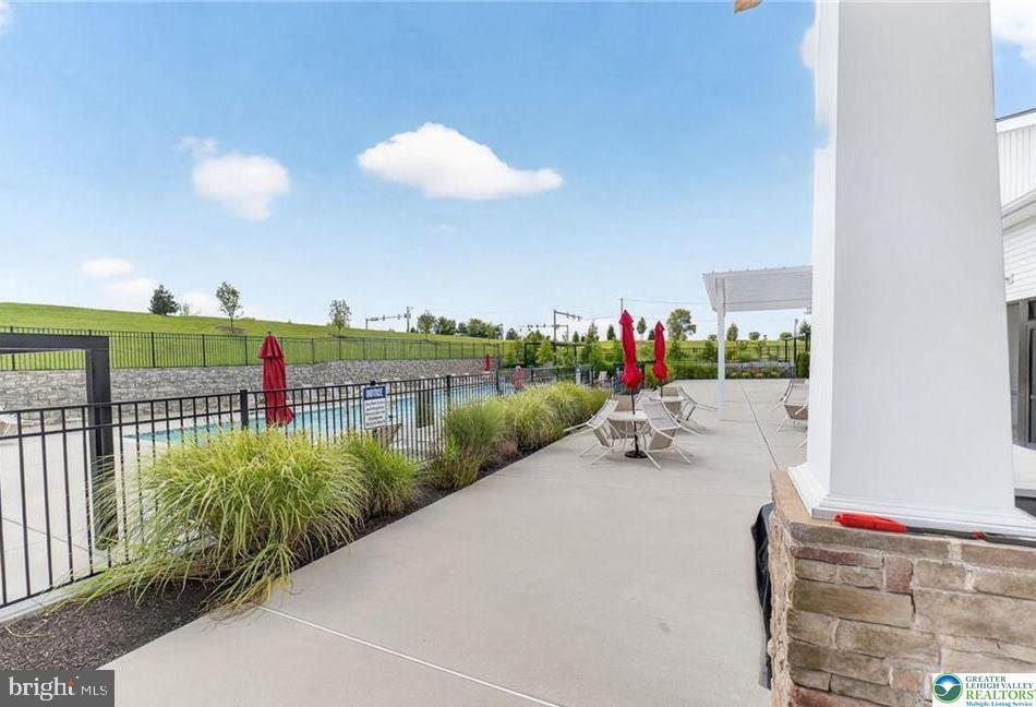 HAMILTON WALK - Residential