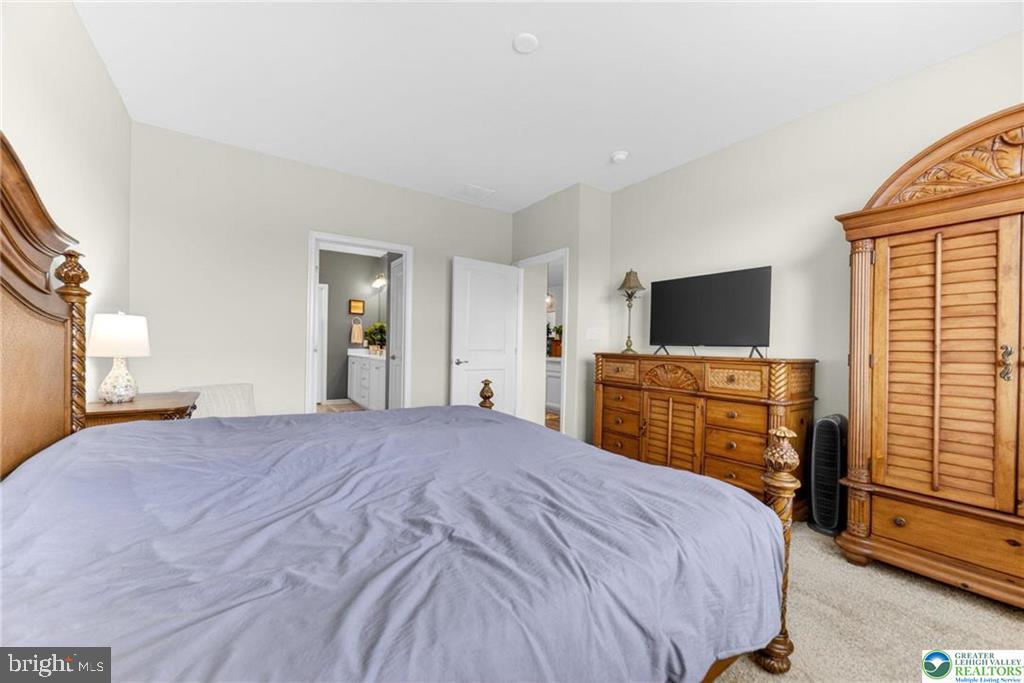 HAMILTON WALK - Residential