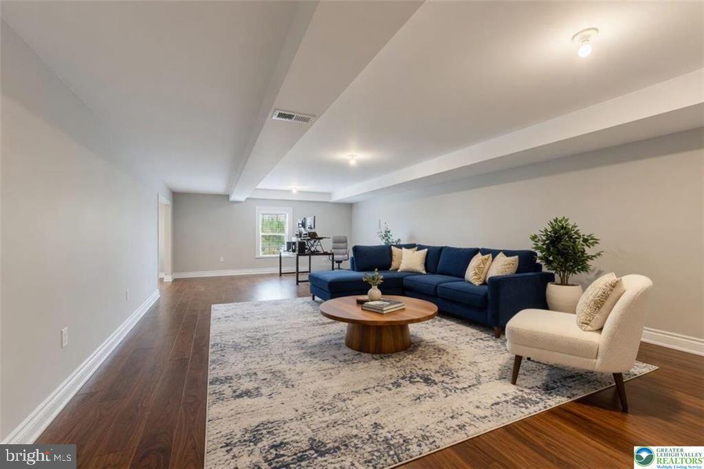 HAMILTON WALK - Residential