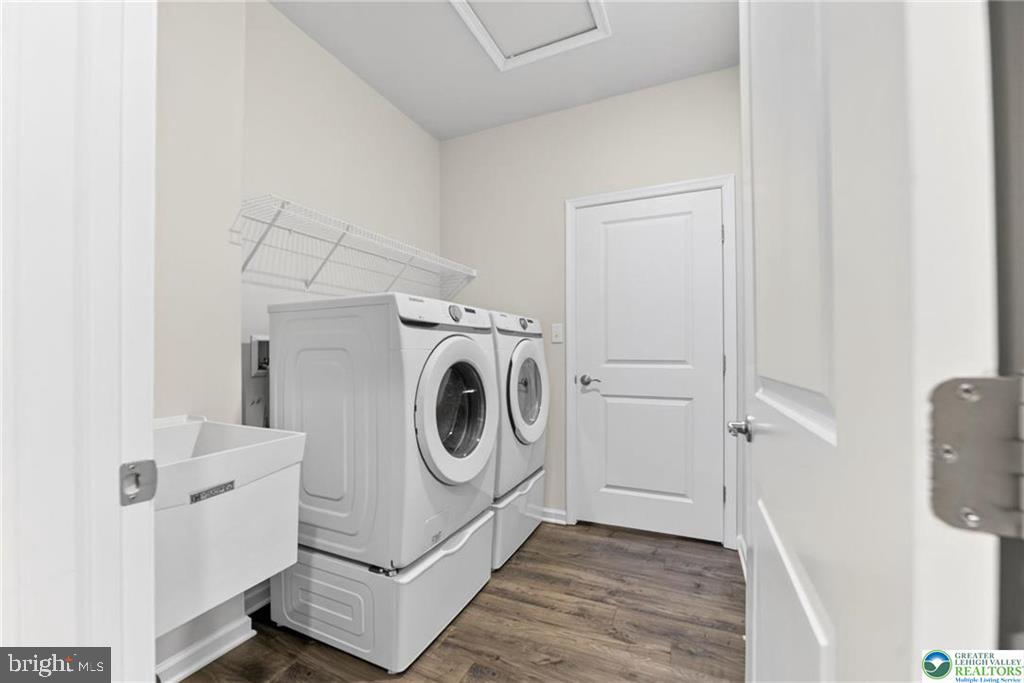 HAMILTON WALK - Residential