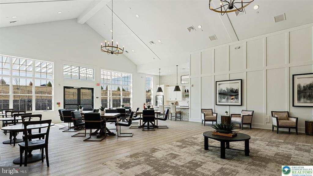 HAMILTON WALK - Residential