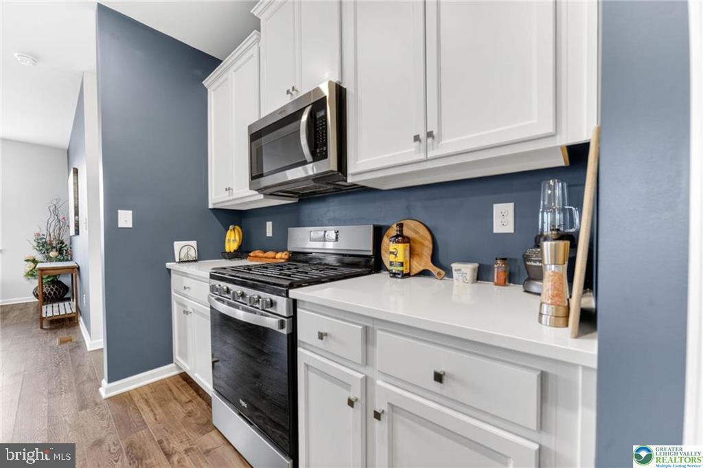 HAMILTON WALK - Residential