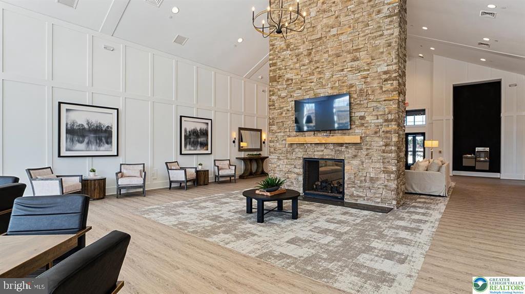 HAMILTON WALK - Residential