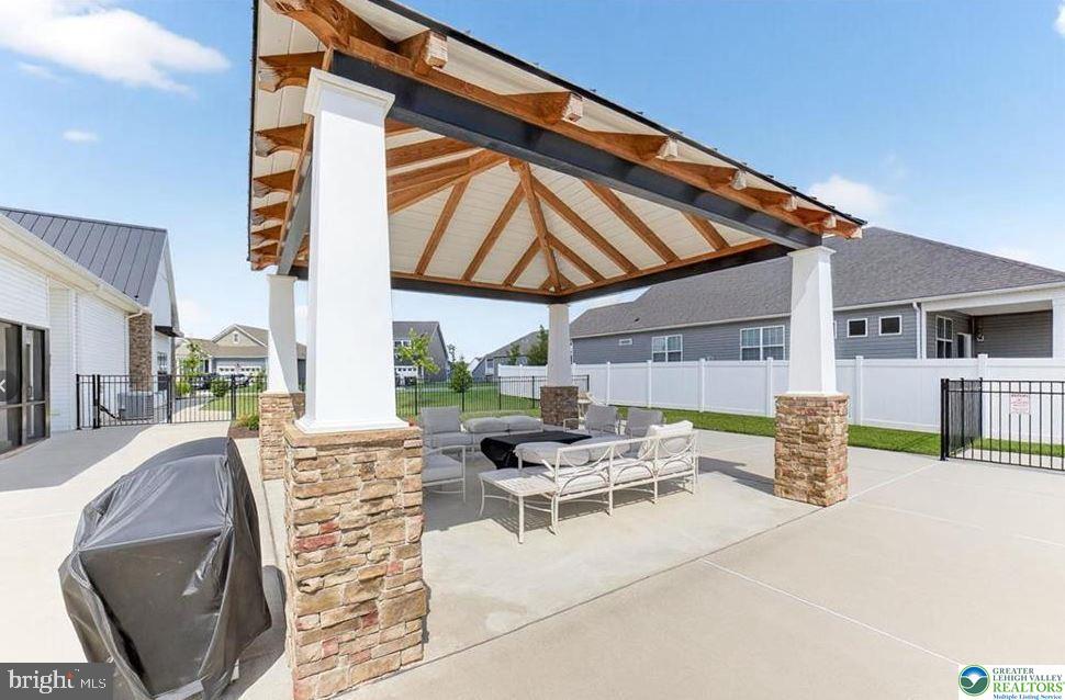 HAMILTON WALK - Residential