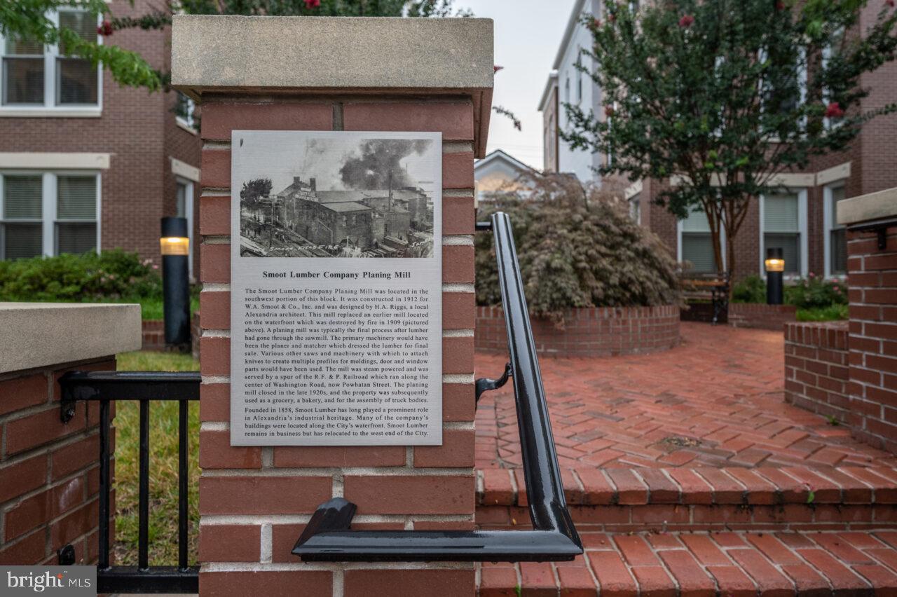 900 NORTH WASHINGTON STREET CONDOMINIUMS - Residential Lease