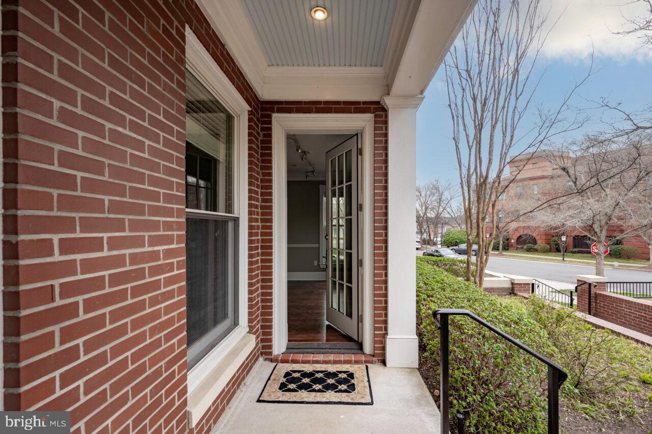 900 NORTH WASHINGTON STREET CONDOMINIUMS - Residential Lease