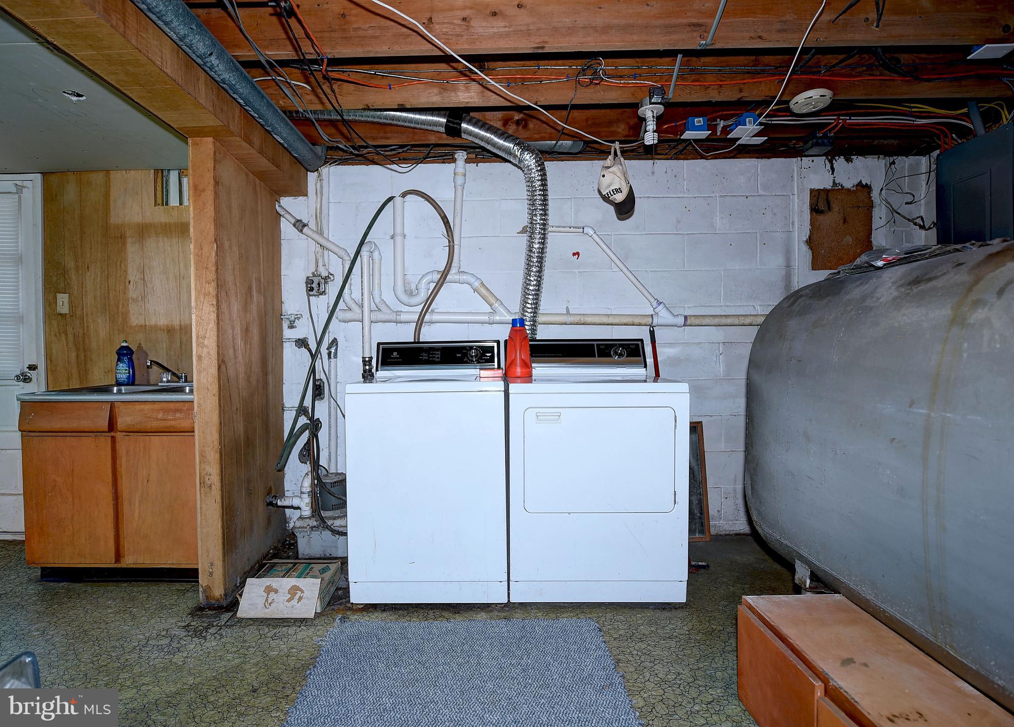 BOWLEYS QUARTERS - Residential