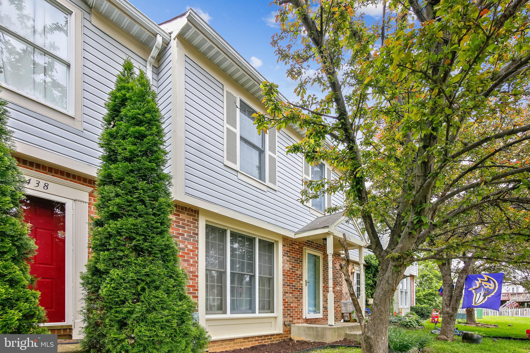 CONSTANT FRIENDSHIP - Residential