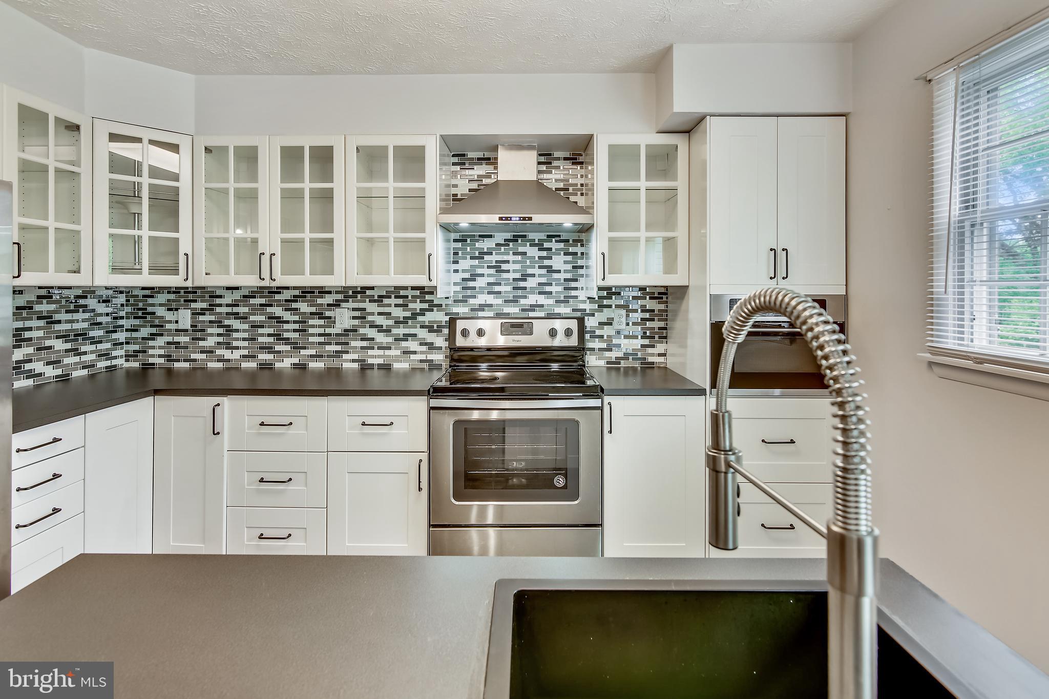 CONSTANT FRIENDSHIP - Residential