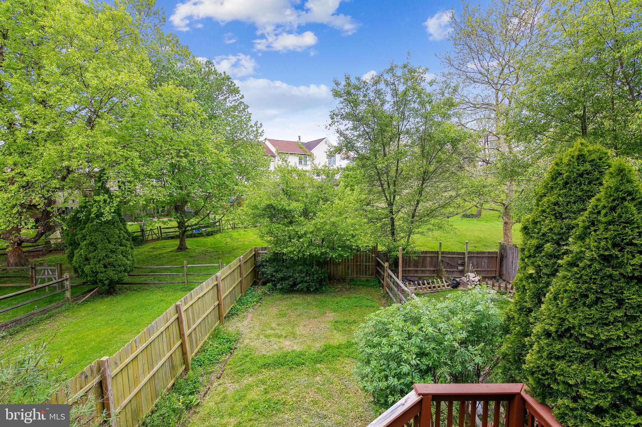 CONSTANT FRIENDSHIP - Residential