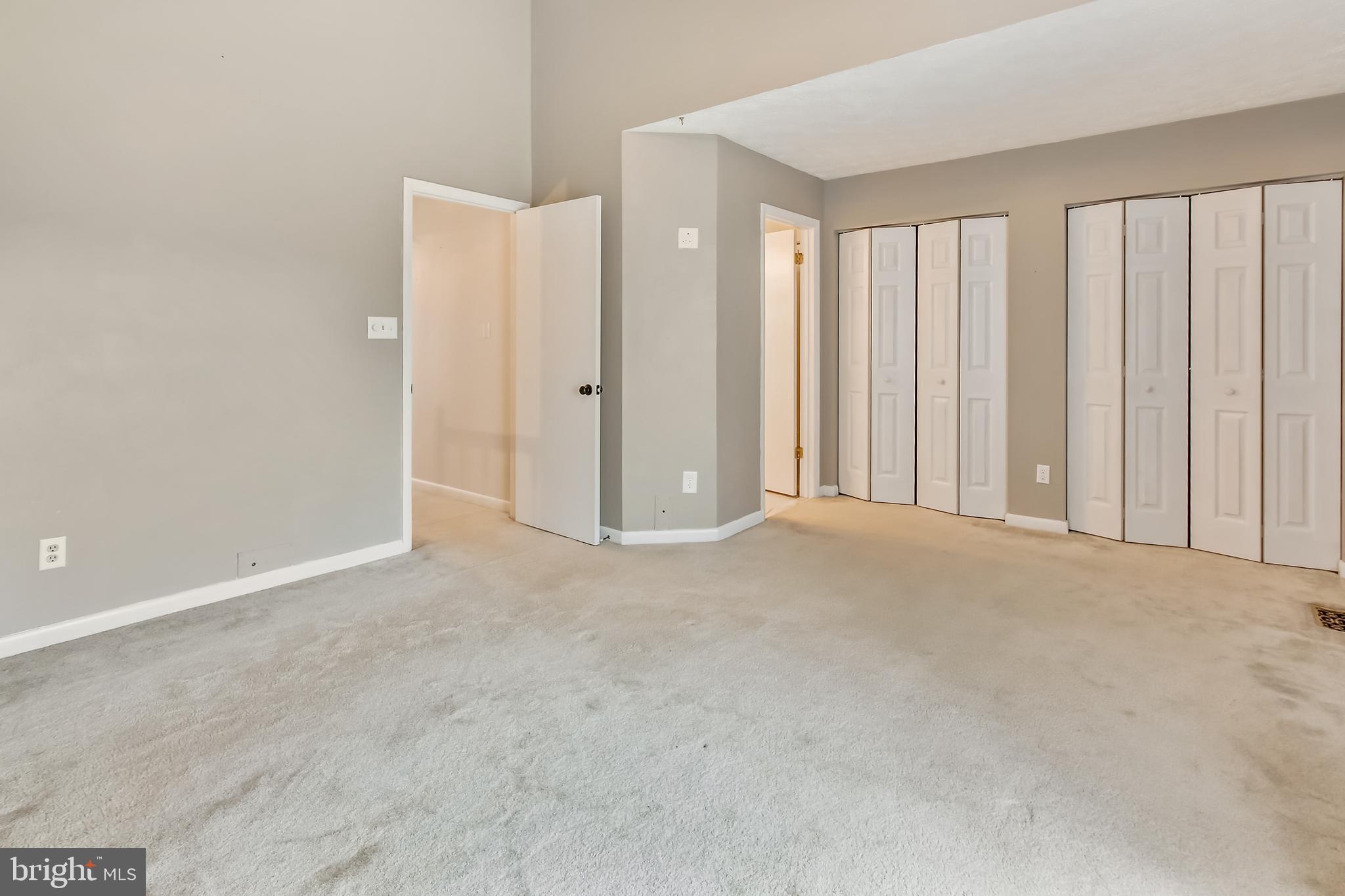 CONSTANT FRIENDSHIP - Residential