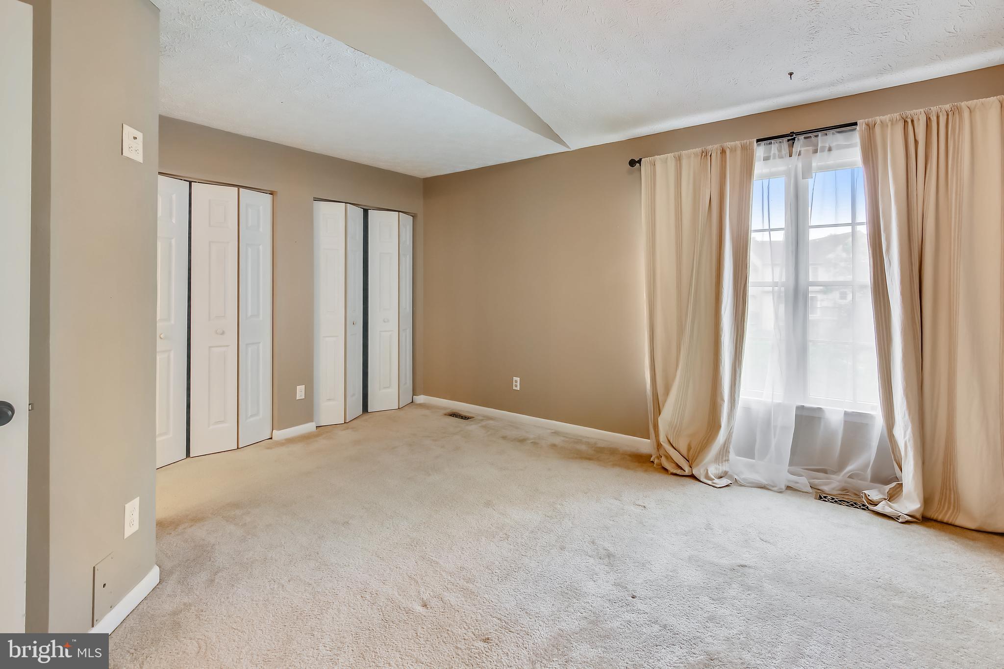 CONSTANT FRIENDSHIP - Residential