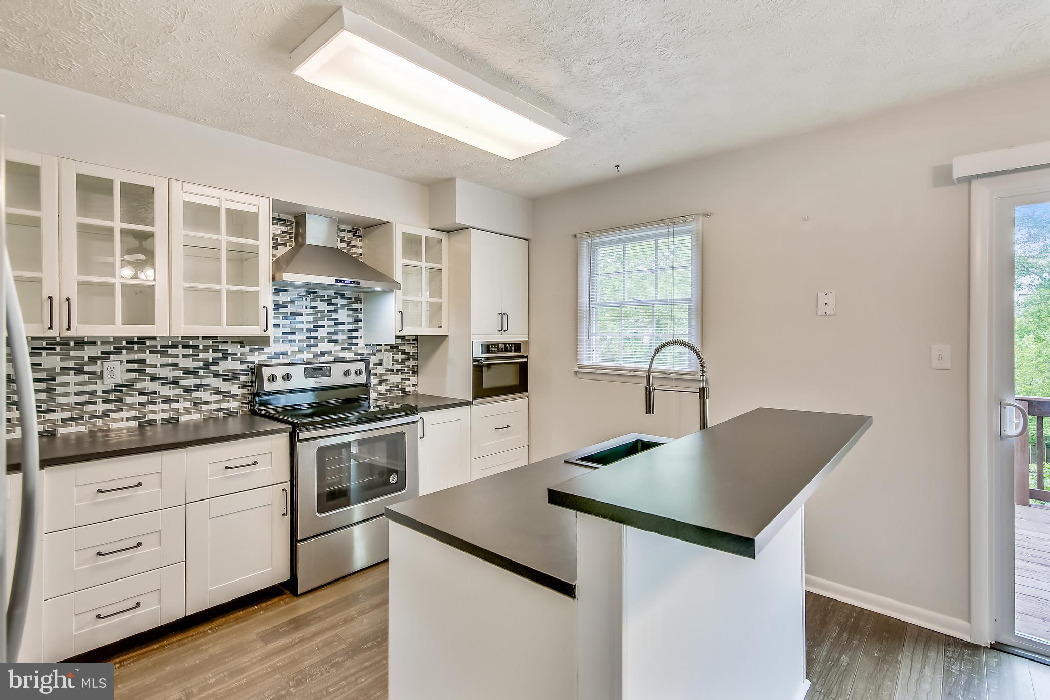 CONSTANT FRIENDSHIP - Residential