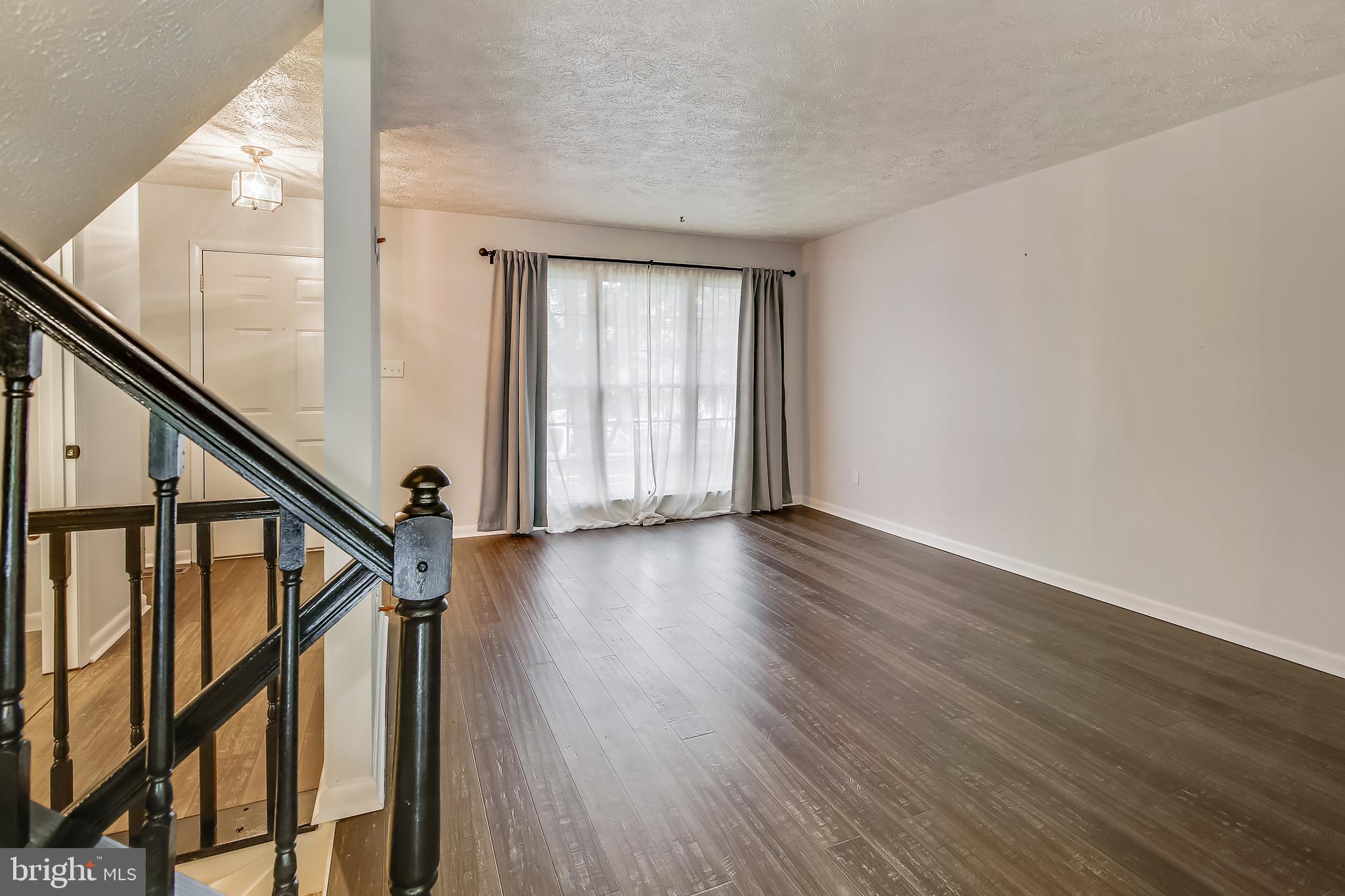 CONSTANT FRIENDSHIP - Residential