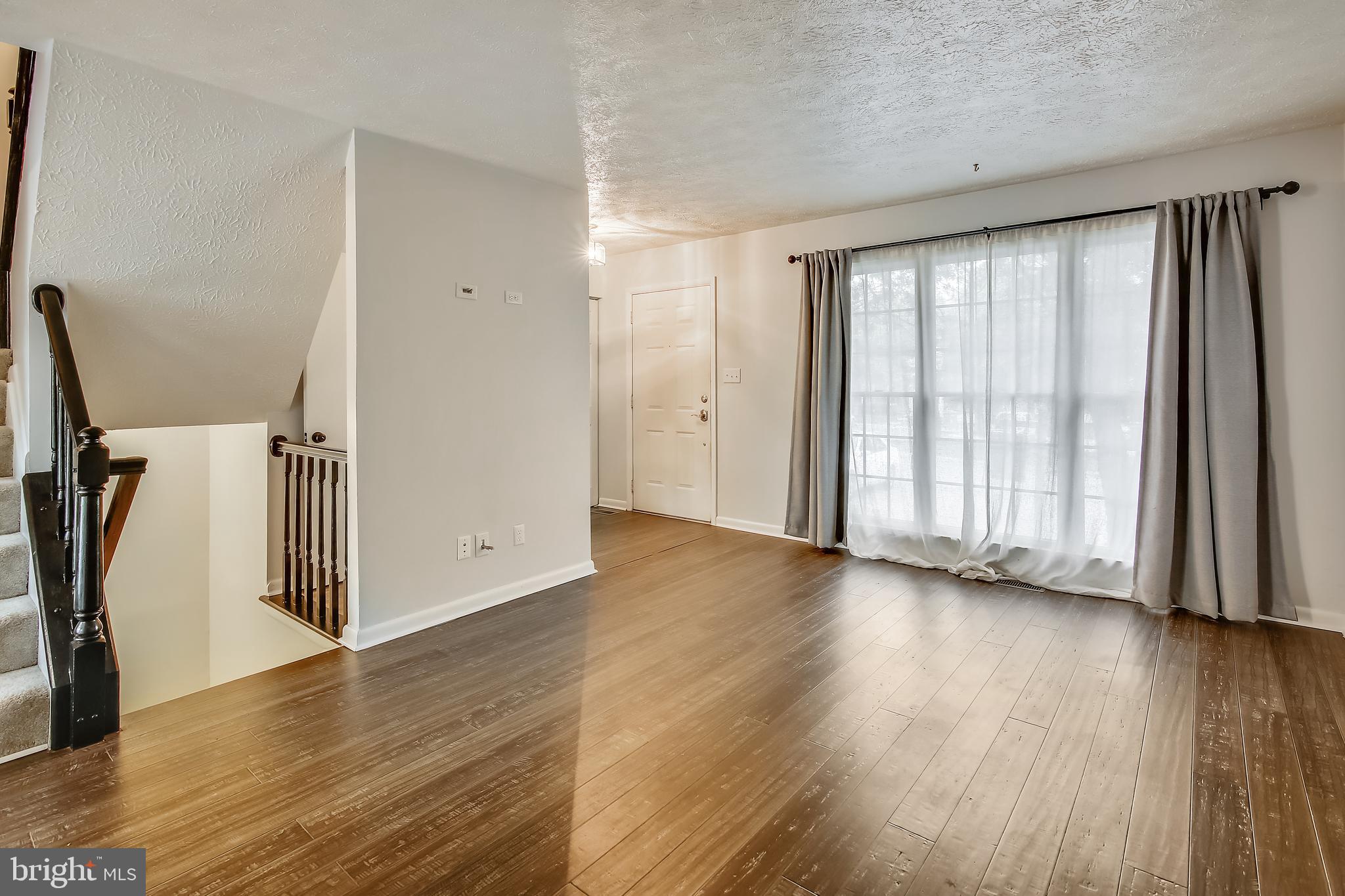 CONSTANT FRIENDSHIP - Residential