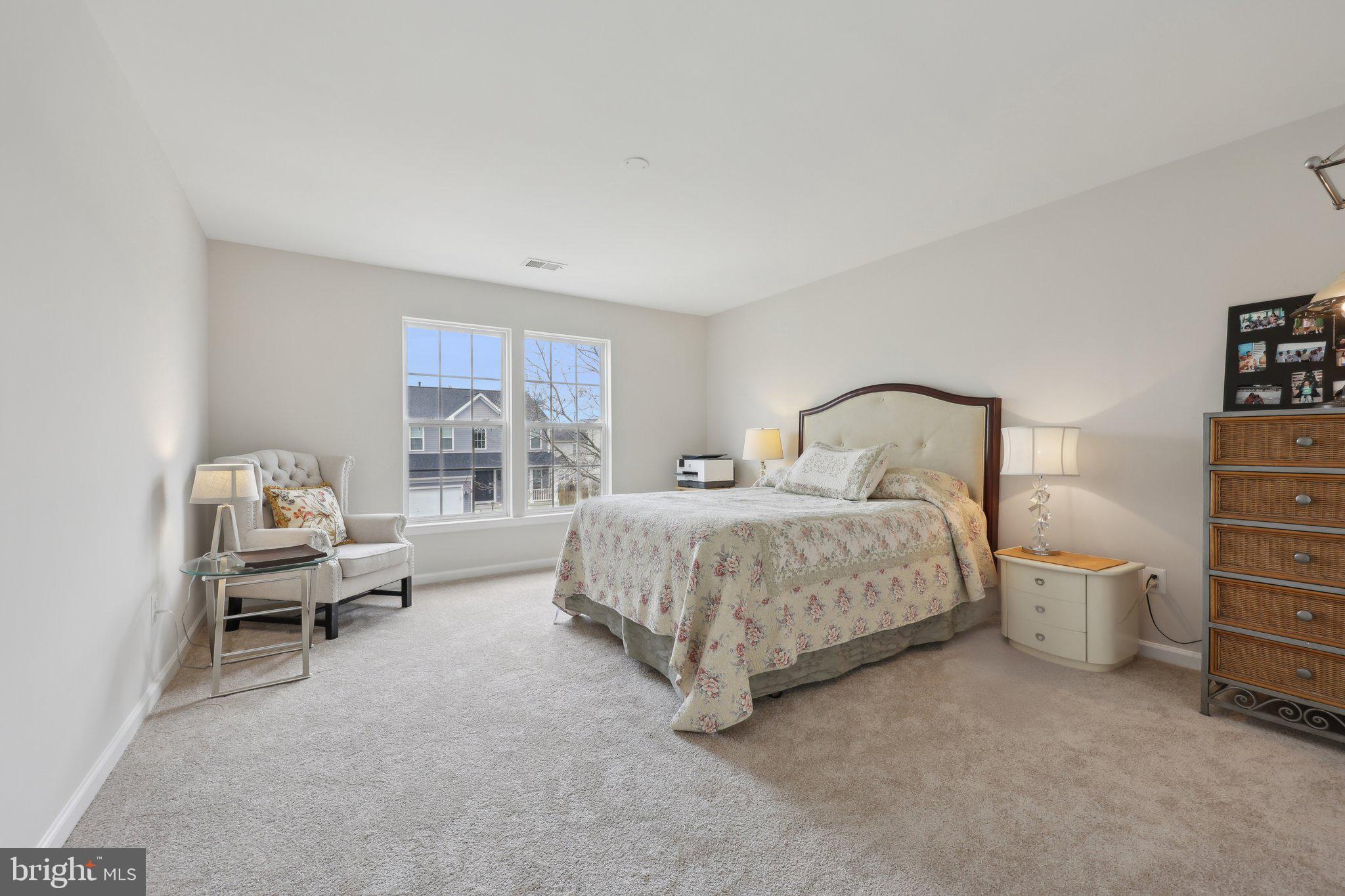 NEW TOWN MEADOWS - Residential