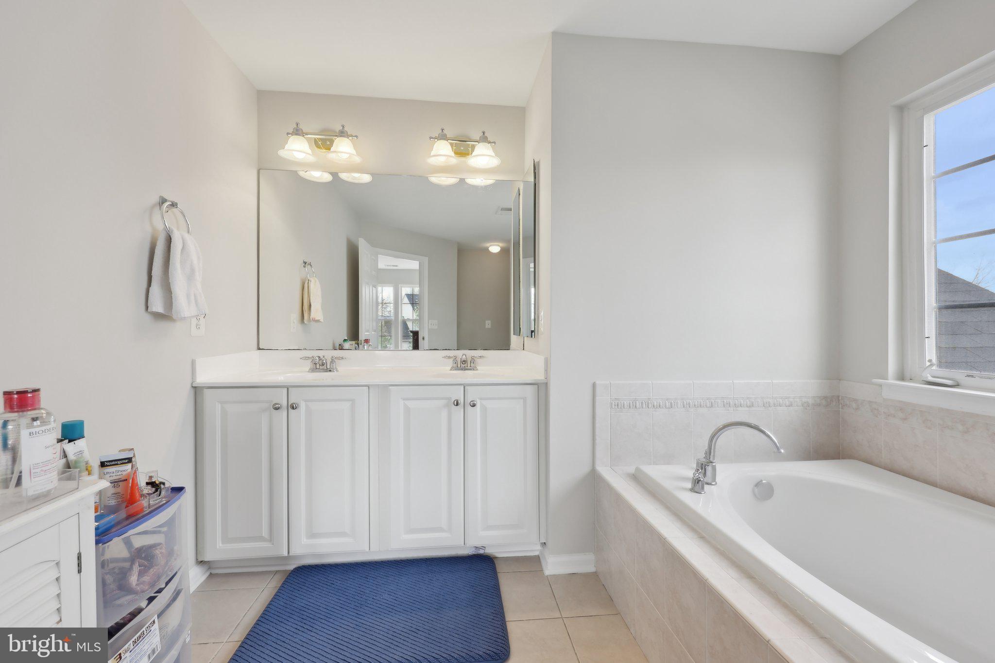 NEW TOWN MEADOWS - Residential