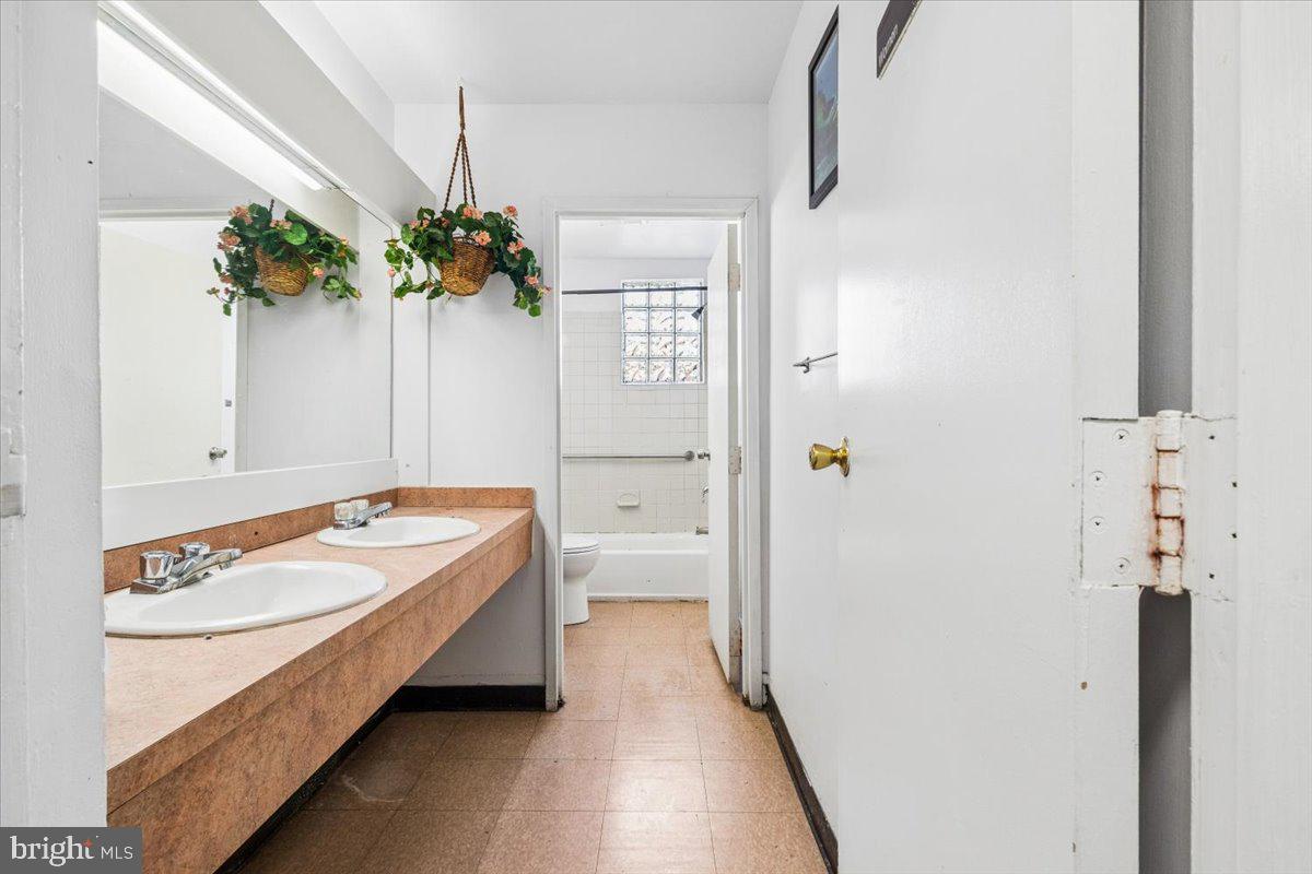 WEST PHILADELPHIA - Residential