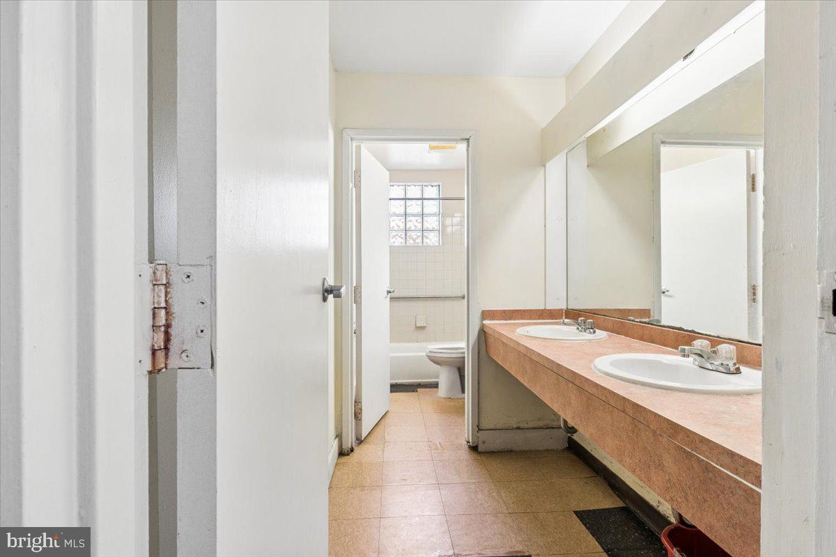 WEST PHILADELPHIA - Residential
