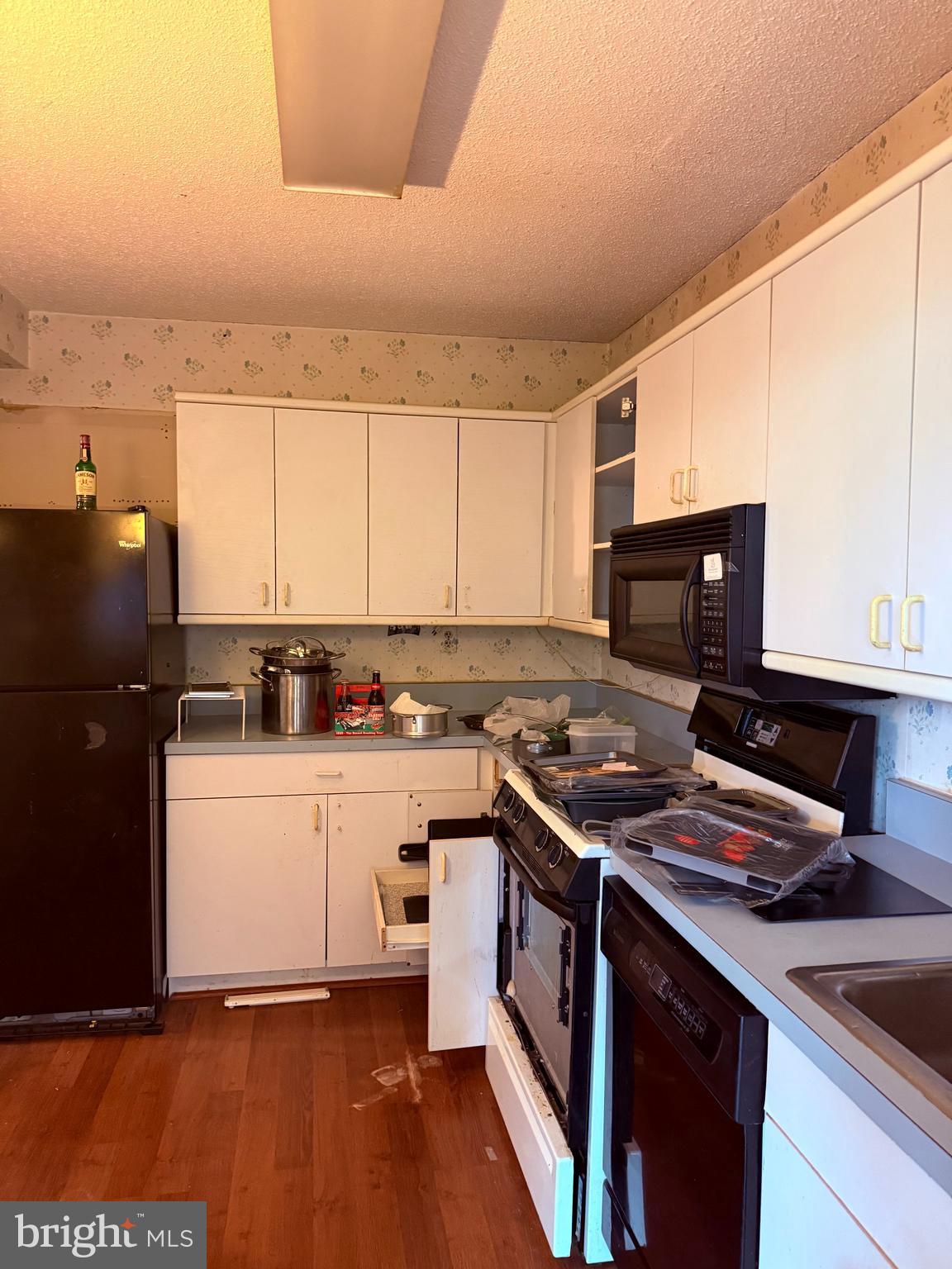 4401 ROLAND AVENUE 307