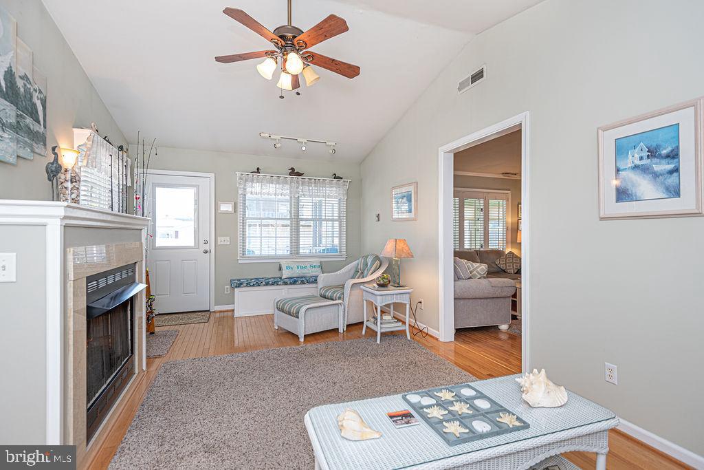 CAPE ISLE OF WIGHT - Residential