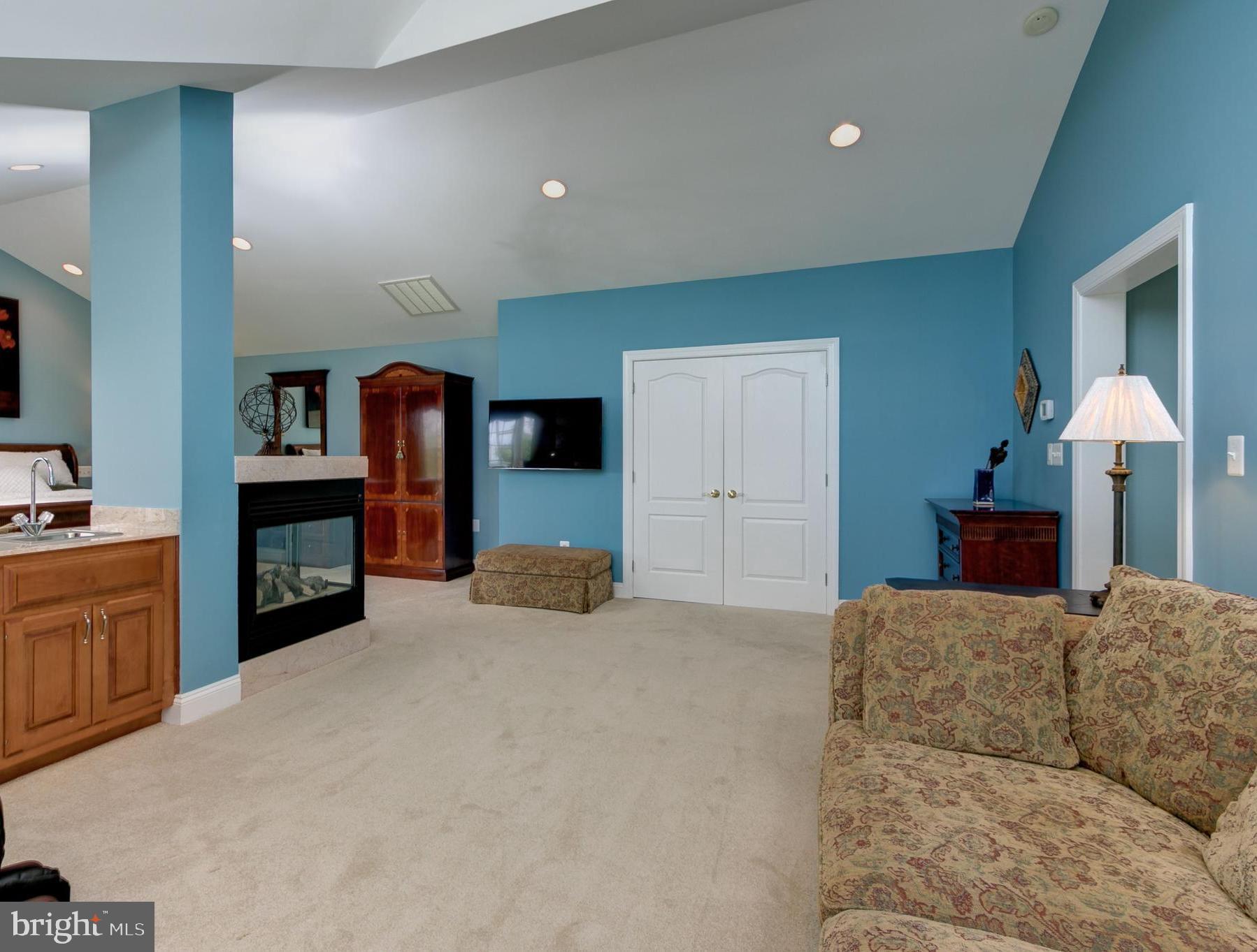 BIG SPRING FARM - Residential