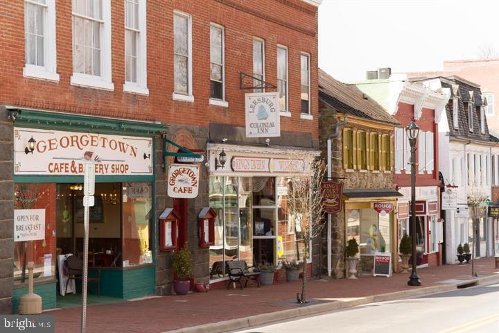 BIG SPRING FARM - Residential