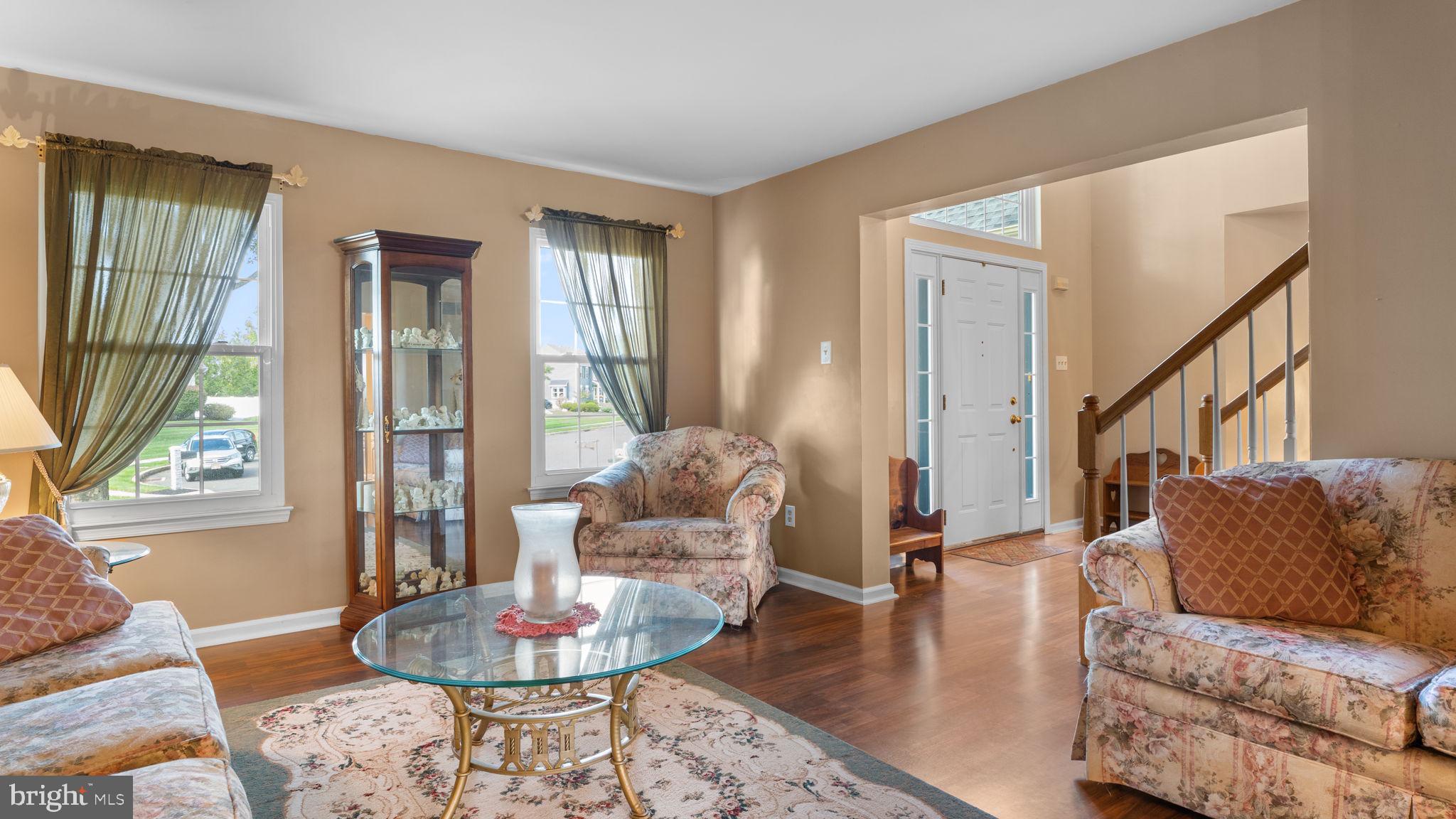 404 SWEETBRIAR COURT