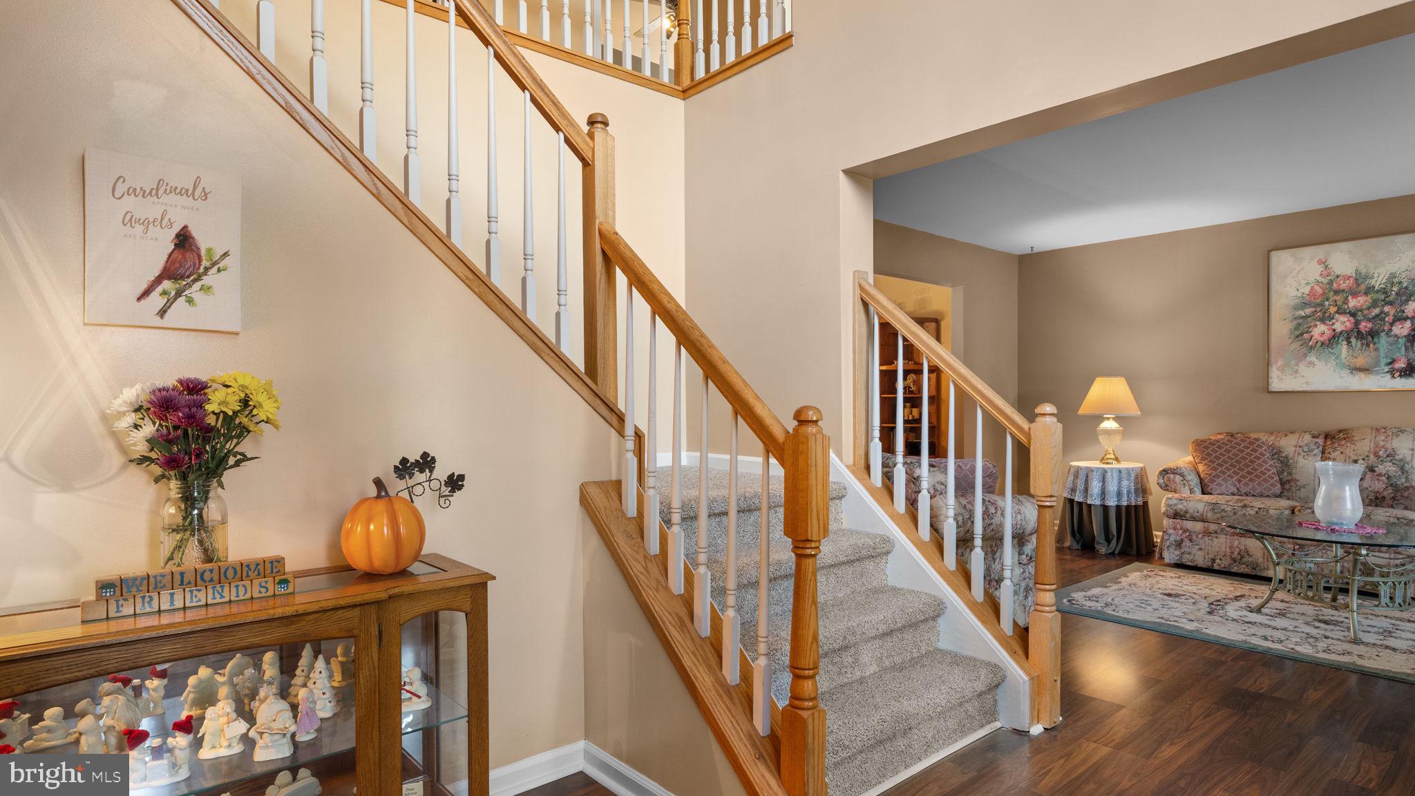 404 SWEETBRIAR COURT