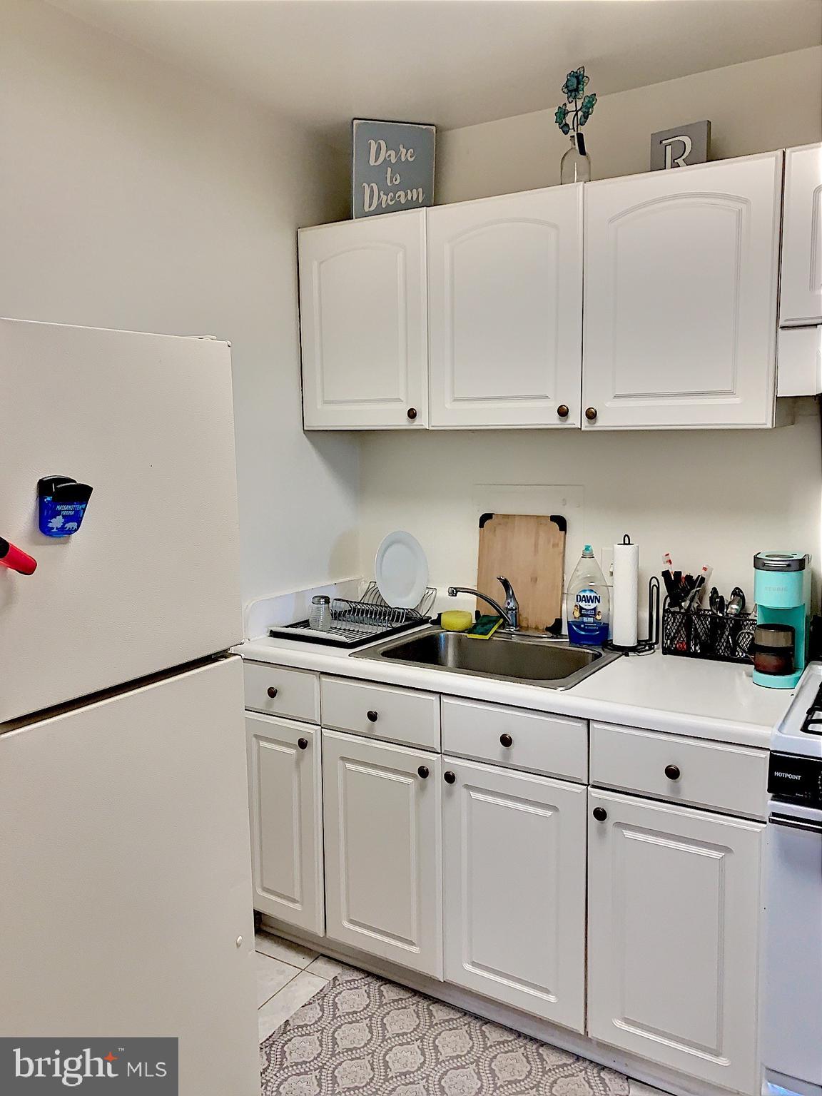 THE CHATHAM - Residential Lease