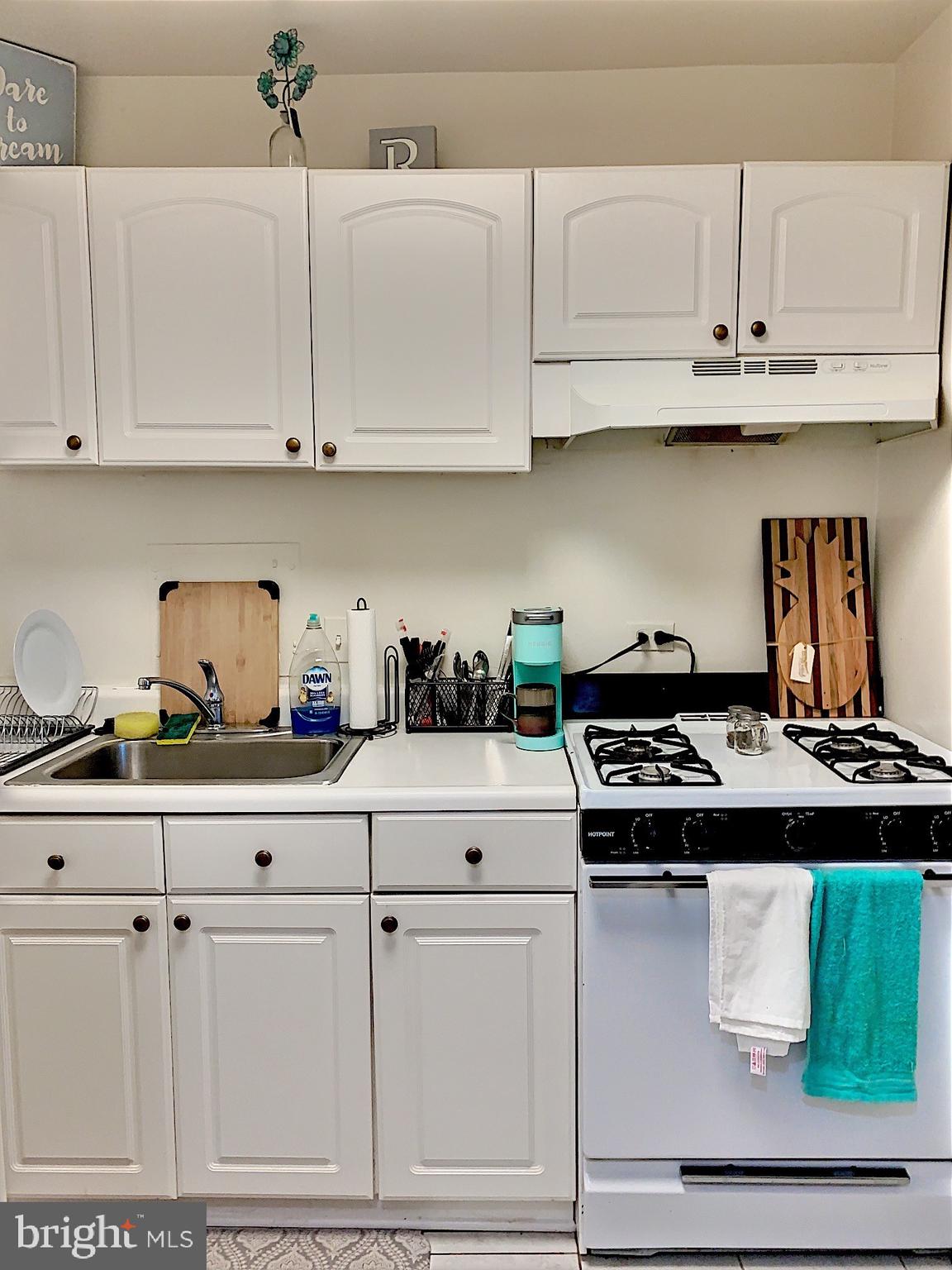 THE CHATHAM - Residential Lease